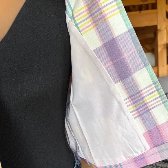 Shortsleeved button down Top - Picture 10 of 12